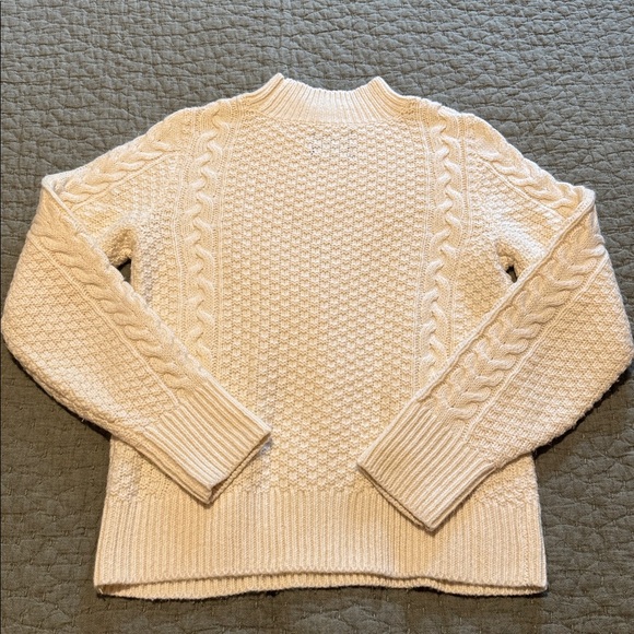 Abercrombie and Fitch Cable Knit Cream Sweater - Picture 2 of 8